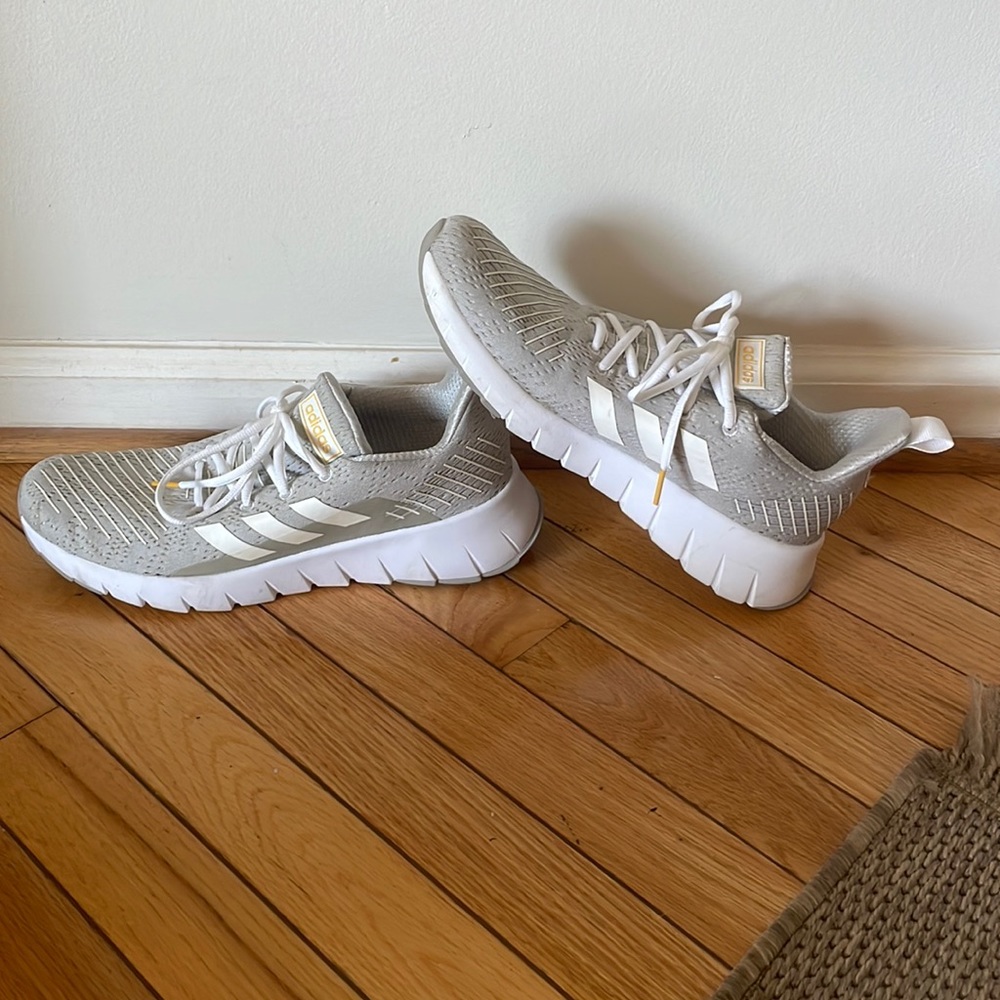Adidas woman’s running shoes: 9 1/2